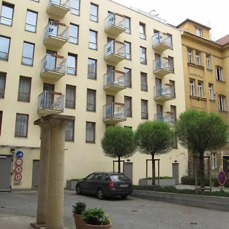 Aparthotel Austria Suites-2
